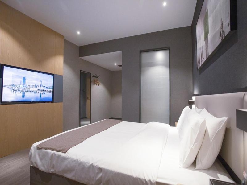 Thank Inn Chain Hotel Hunan Huaihua Hecheng District South High Speed Rail Station Exterior photo