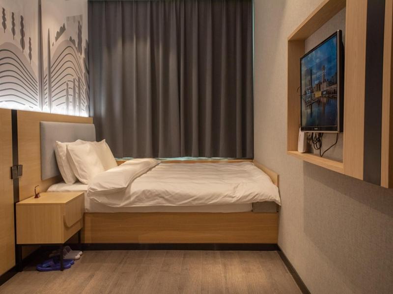 Thank Inn Chain Hotel Hunan Huaihua Hecheng District South High Speed Rail Station Exterior photo